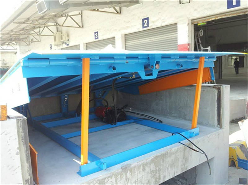 固定式登車(chē)橋