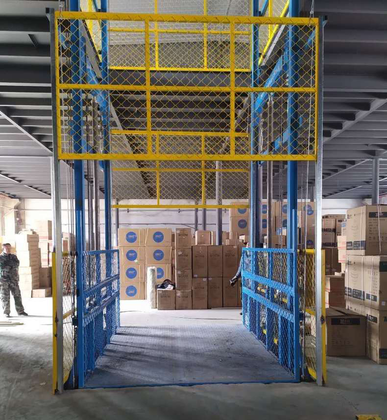 導(dǎo)軌式升降機(jī)