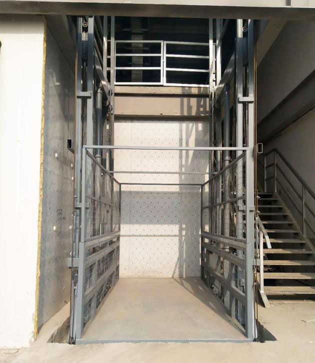 導(dǎo)軌式升降機(jī)